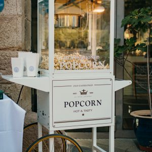 Popcornmaschine mieten – der Hingucker für eure Feier