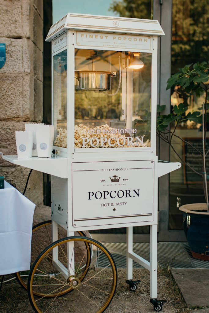 Popcornmaschine mieten – der Hingucker für eure Feier
